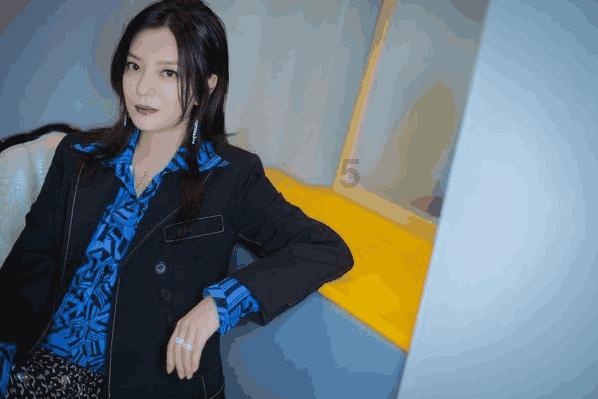 探索神秘小屋